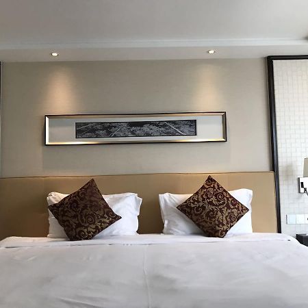 Chunjiang Lushan Hotel Shenzhen Buitenkant foto